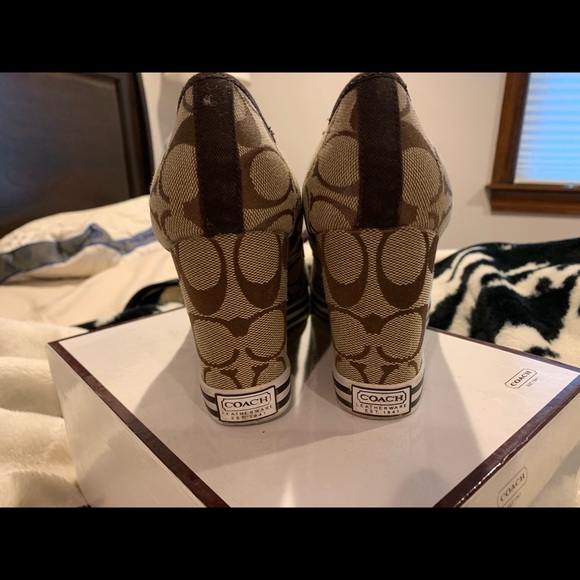 Vintage coach wedges - Picture 2 of 4